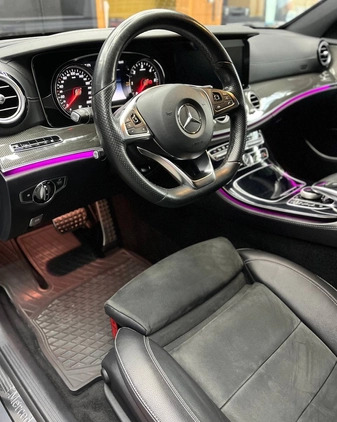 Mercedes-Benz Klasa E cena 91000 przebieg: 234000, rok produkcji 2017 z Warszawa małe 92